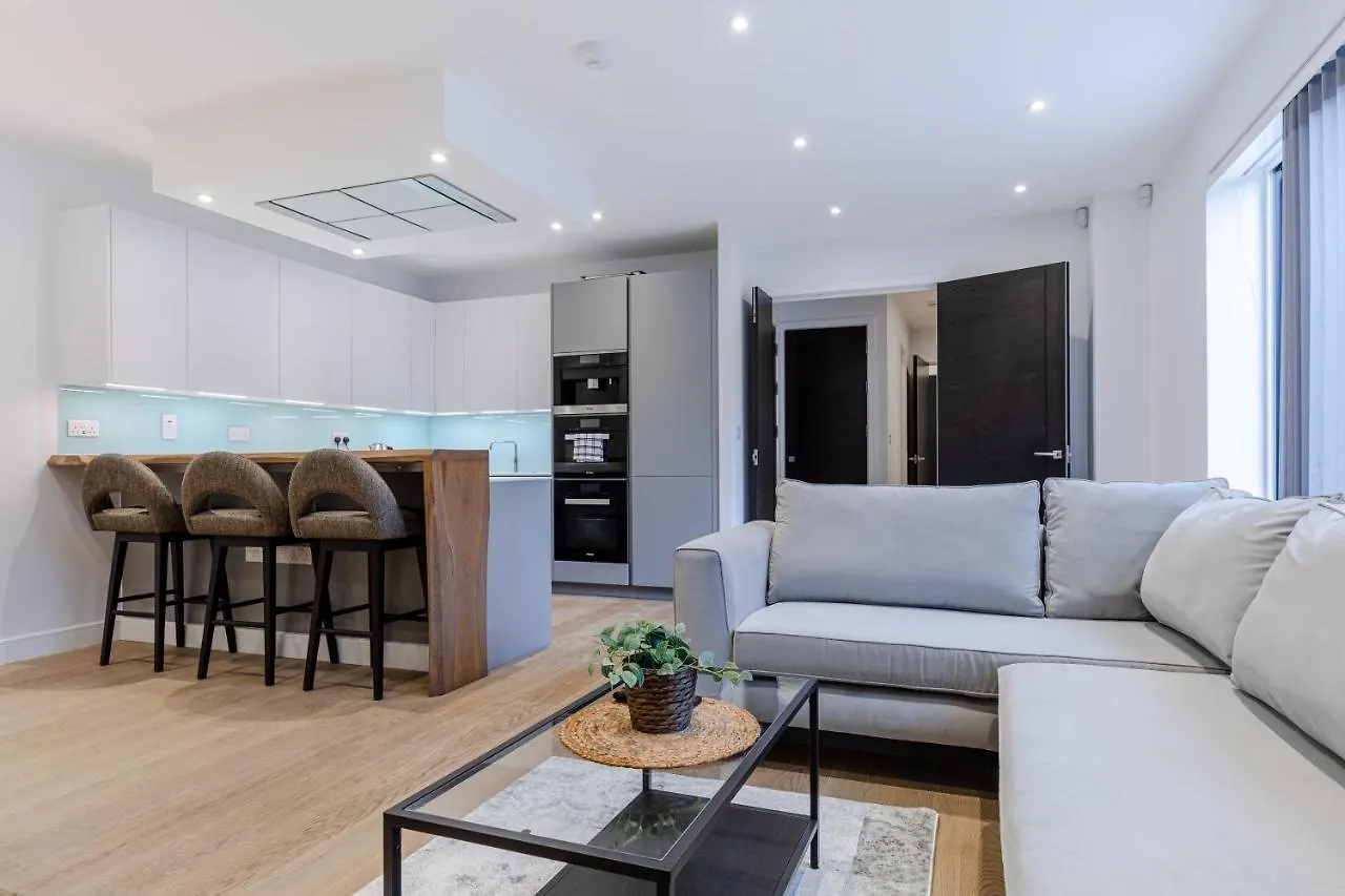 Stayinn Aldgate London 0*,